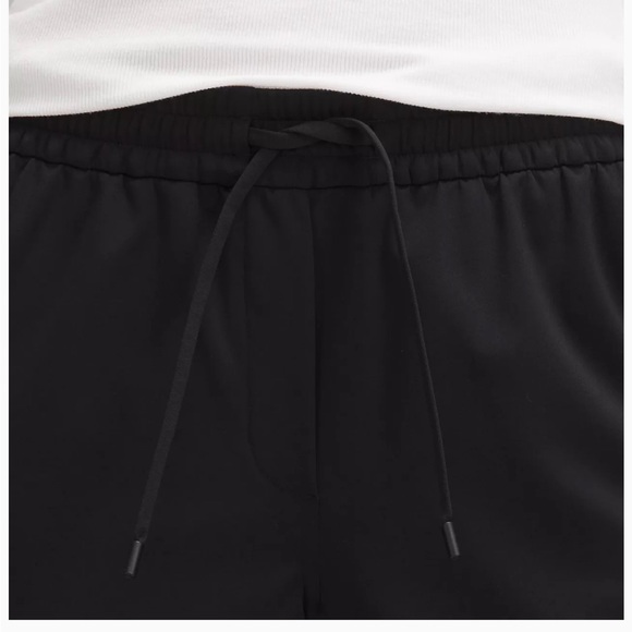 NWT Lululemon Straight-Leg Mid-Rise Pant Luxtreme
Regular - Picture 4 of 10